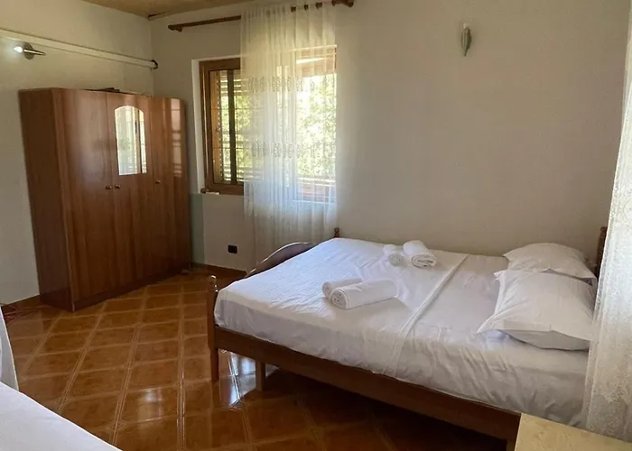 House * Velipojë